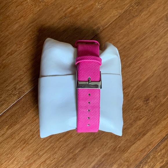 MAD Design Women’s Hot Pink Analog Wrist Watch NWOT - Picture 7 of 7